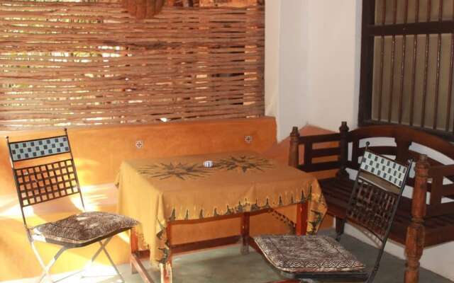 Casa Umoja Guesthouse