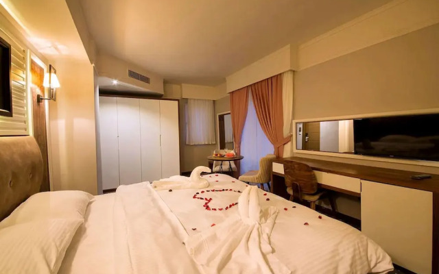 Jolnar Garden Hotel