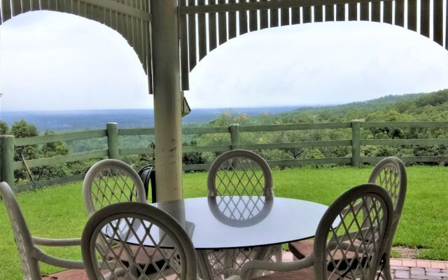 Maleny Coastal Views Retreat