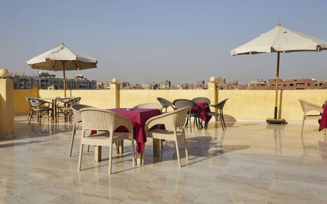 Grand Pyramids View Guesthouse