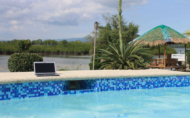 Moalboal Beach Resort