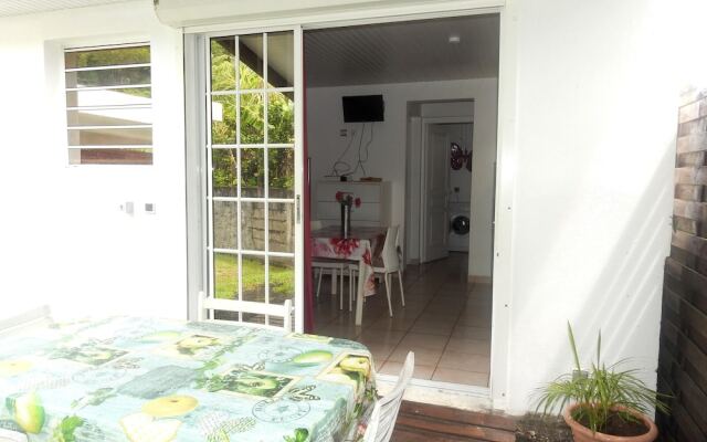 Bungalow With one Bedroom in Le Robert, With Shared Pool, Furnished Garden and Wifi