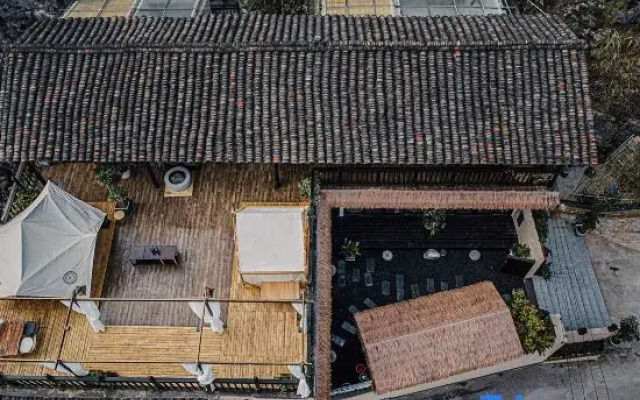 Xiang·Stay Homestay (Xingyi Wanfenglin Branch)