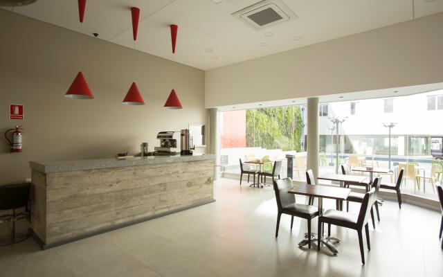 Regency Way Montevideo Hotel