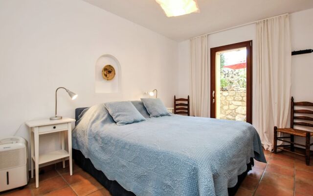 Luxurious Mansion in Montuïri With Sauna