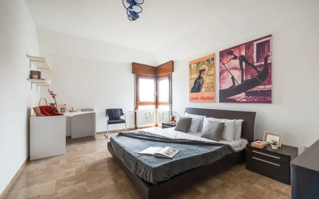 Sunny Apartment