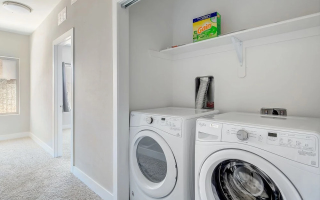 Scenic Dt Skyline! Walk To Sloan'S Lake!