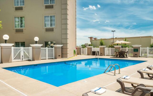 Country Inn & Suites by Radisson, Cookeville, TN