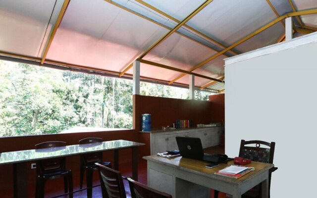OYO 22437 Jungle Hut