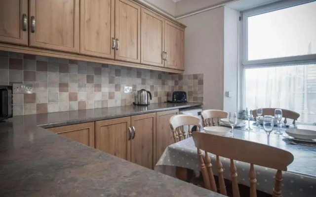 Connaught House - 2 Bedroom Apartment - Tenby