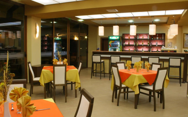 Hotel Iskar & Aquapark - Premium All Inclusive