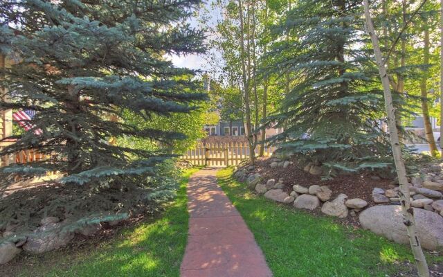 Mountain Ridge  2 Bedroom Townhouse by RedAwning