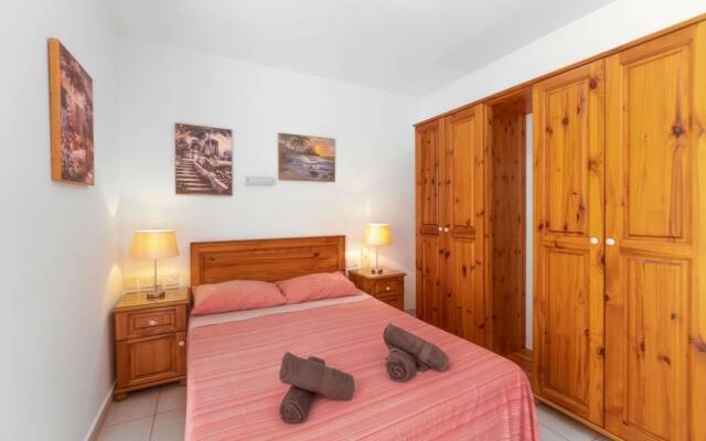 Getawaysmalta - Harbour Lights Seafront Penthouse With Terrace St Paul's Bay