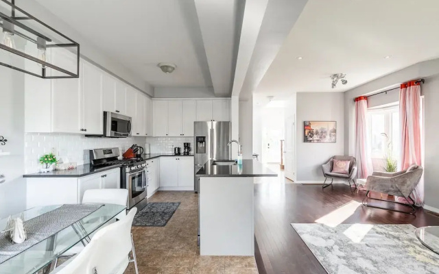 Luxury 3BR Townhome Private Gym BBQ
