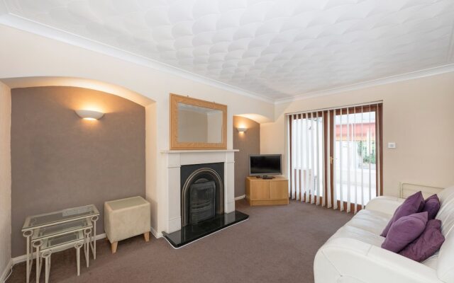 Soyinka Lodge 3-Bedroom House