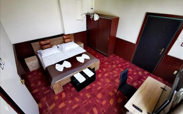 KOMPLEX -Rendezvénytermek-Panzió-Apartman-Irodák-