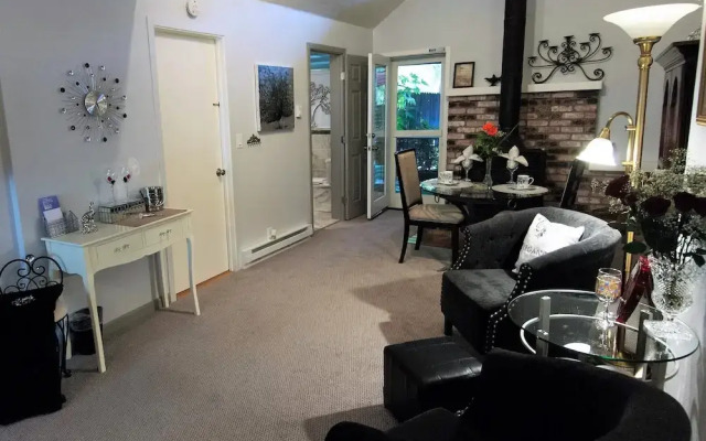 Potter's Foothill House