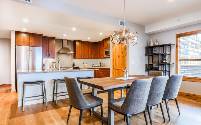 Rundle Cliffs Lodge by Spring Creek Vacation