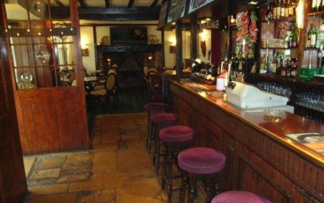 Crown & Cushion Hotel