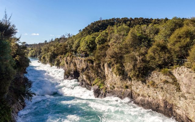 Quality Suites Huka Falls