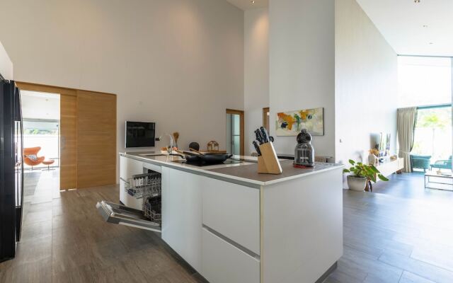 Large Private Pool Villa with 7 BR 7B