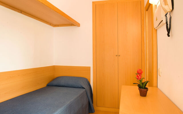 Mariner Club Apartments