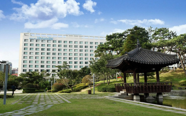 Hotel Hyundai by Lahan Ulsan