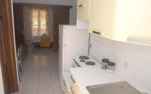 Eleni Kandilari Rooms