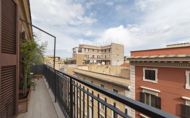 Porta Pia Apartment with Balcony