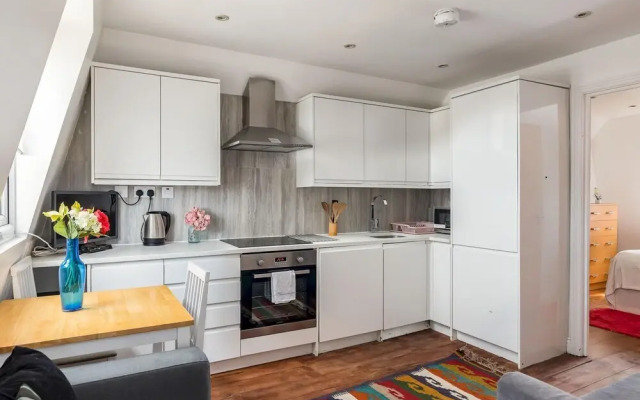 Modern 2-bedroom Apartment Near Central London