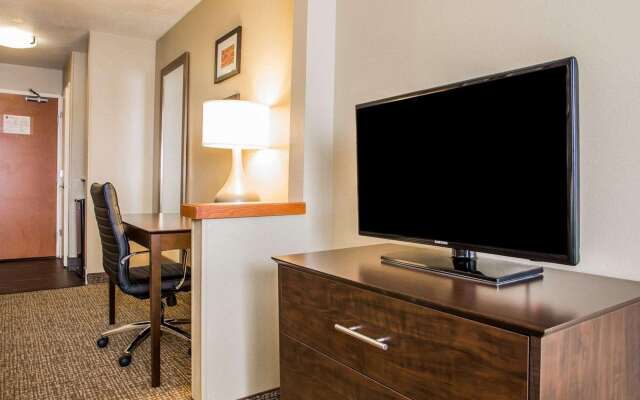 Comfort Inn & Suites Waterloo - Cedar Falls