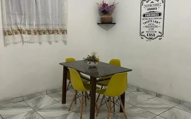 Casa térrea a 2 min da praia dos anjos