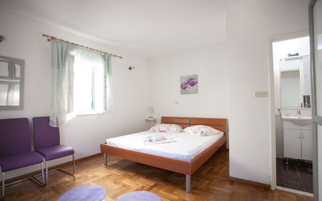 Guesthouse Ana