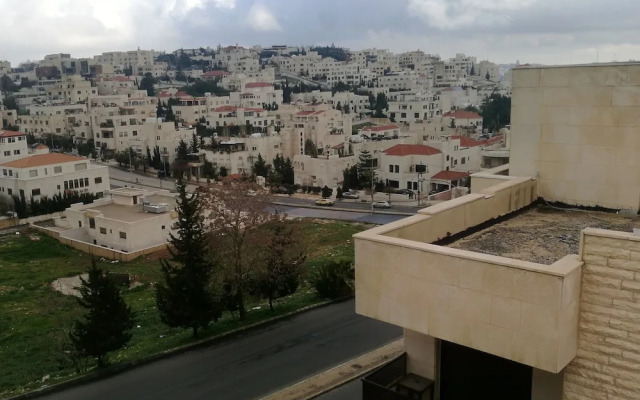 Cozy Dair Ghbar Apartments