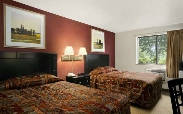 Super 8 by Wyndham New Castle