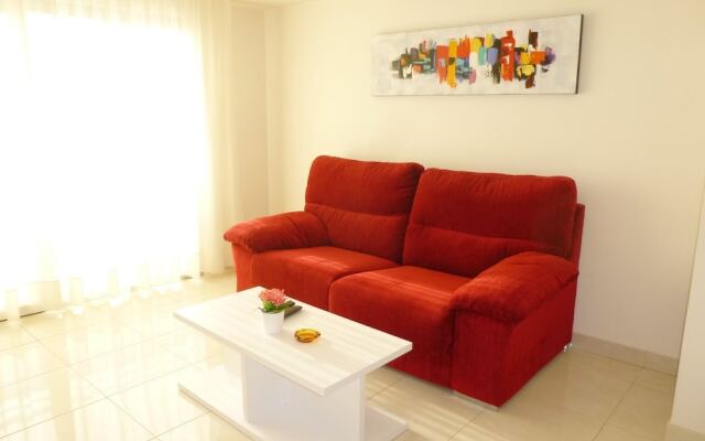 Peaceful Apartment in Roses near de la Punta Beach