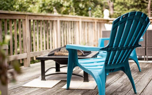 The Breeze Overlooking Minister s Pond