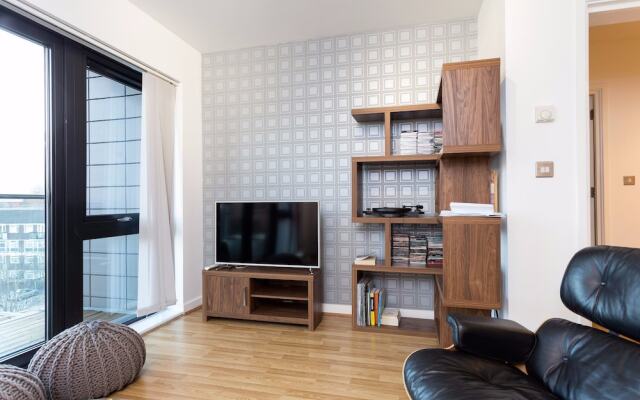 Amazing 1 Bedroom Flat in Bow with Balcony