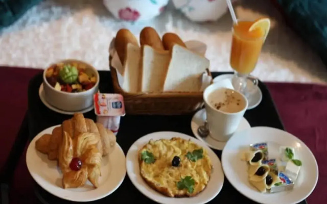 Barakat Burhan Hotel