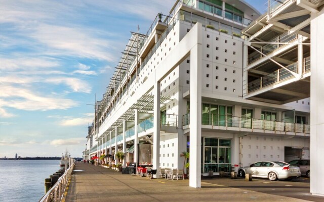 QV CBD Studio with Huge Deck - 960