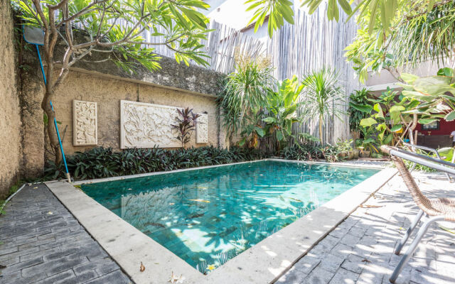 ZEN Rooms Kuta Bakung Sari 2