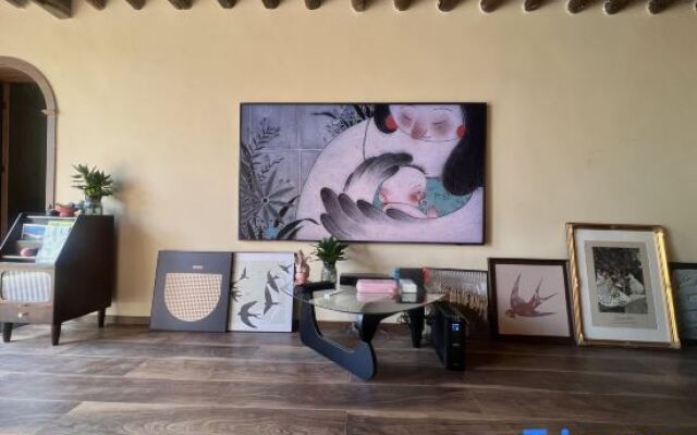Dali Azhen and Ayue Homestay (Erhai Longkan Branch)