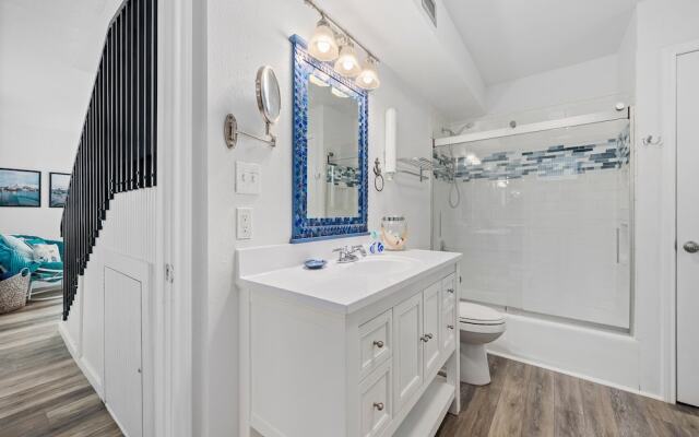 Mermaid Bay - Downtown