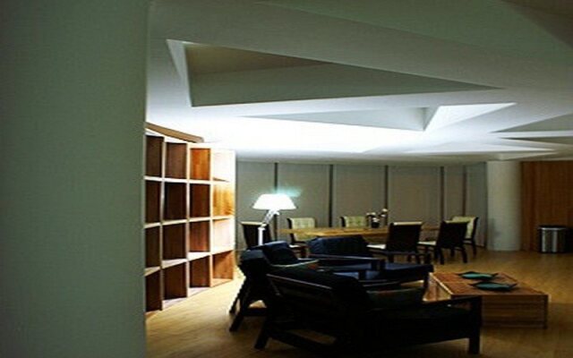 Circle & Arc Guesthouse