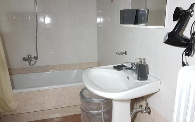 Errathens Wheat Apartment - Athens Center, 3 Bd, 1 Bath