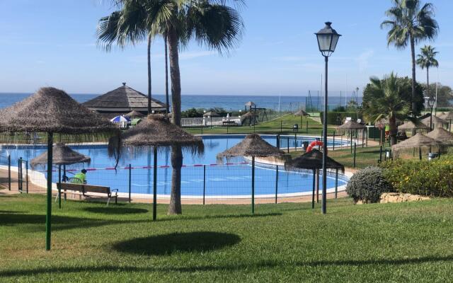 Lunamar 82 Apartment by GHR Rentals