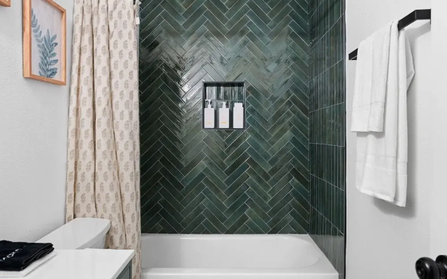 Trendy 3 Bedroom Oasis in Central Austin