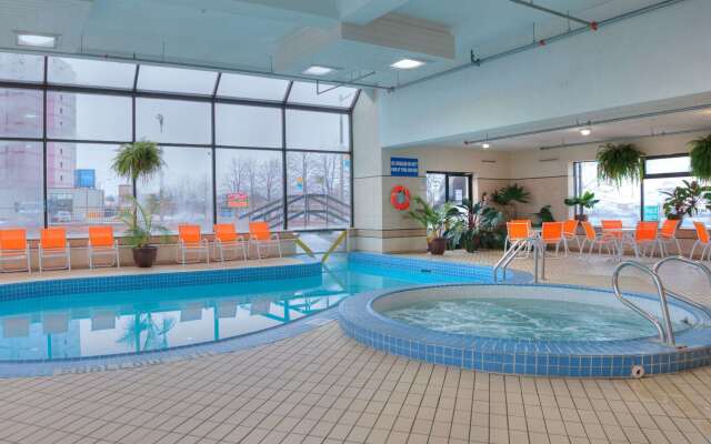 Howard Johnson Plaza by Wyndham by the Falls Niagara Falls