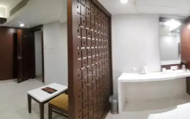 Hotel Maurya International