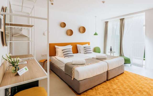 ibis Styles Golden Sands Roomer Hotel